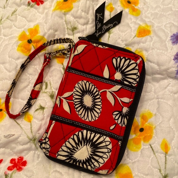 Vera Bradley Wristlet Red White Floral Card Slots Change Bill Slots Snap pocket - Picture 3 of 17